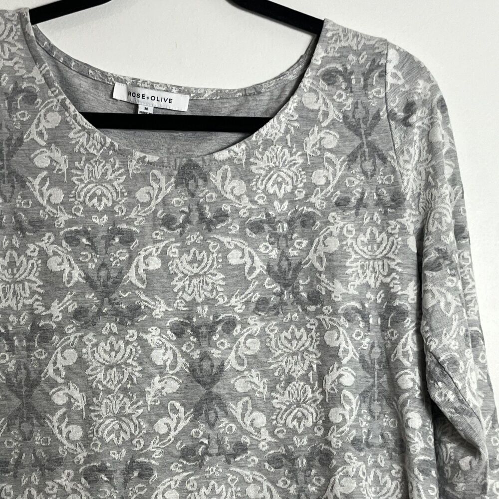 Rose + Olive Womens Gray Damask Burnout 3/4 Sleeve Scoop Neck Top Size M